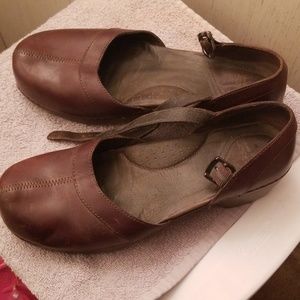 Dansko brown Mary Jane's